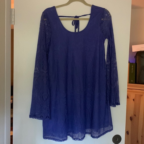 Blue/ periwinkle mini dress from altar’d state. Lace overlay. Tie back - Picture 1 of 4